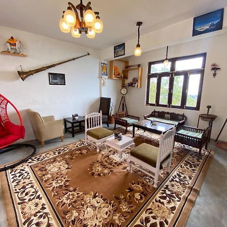Redeem Cafe & Homestay McLeod Ganj Eksteriør billede