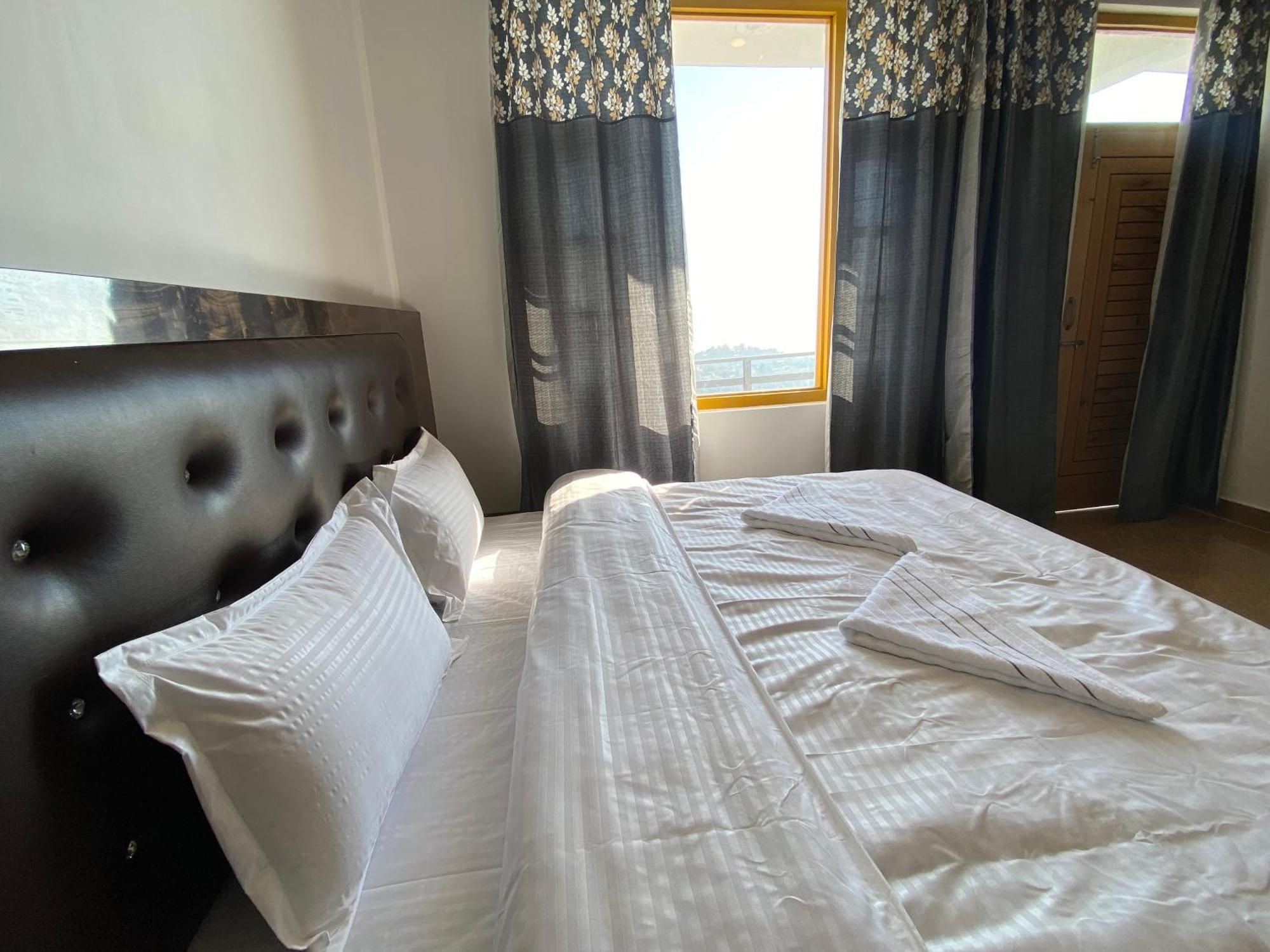 Redeem Cafe & Homestay McLeod Ganj Eksteriør billede